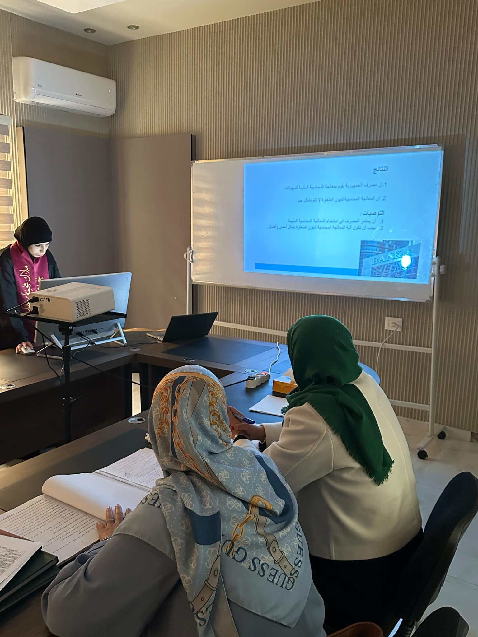 صورة من المعرض