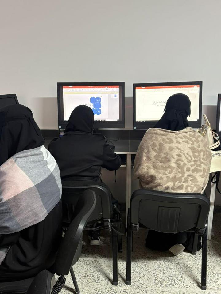 صورة من المعرض